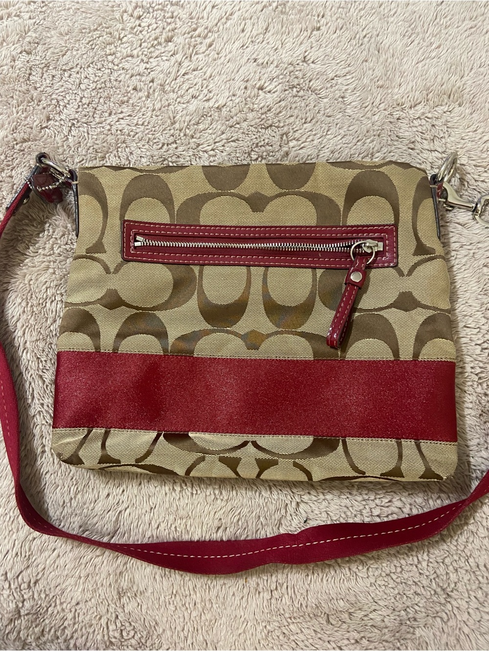 Coach Khaki Signature Canvas Crossbody with Red Trim - Picture 3 of 10